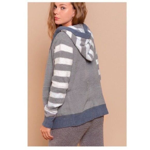 pol Fleece Hoodie with Striped Sleeves And Hood - Picture 3 of 11